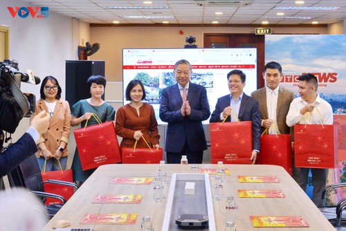 Tổng Bí thư Tô Lâm: Tiếng nói Việt Nam đi cùng vận mệnh dân tộc - ảnh 12