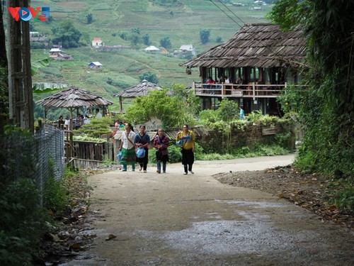 Ta Van: une petite ville dans le village - ảnh 7