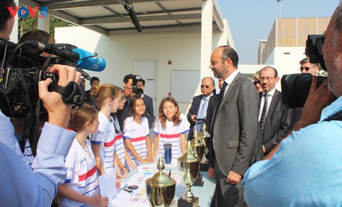 Édouard Philippe inaugure le nouveau bâtiment du Lycée français Alexandre Yersin - ảnh 4