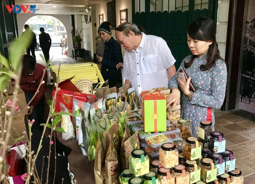 Un marché du Têt reconstitué au Sofitel Legend Métropole Hanoi - ảnh 2