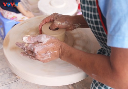 J’ai testé pour vous: faire ma propre poterie à Bat Tràng - ảnh 1