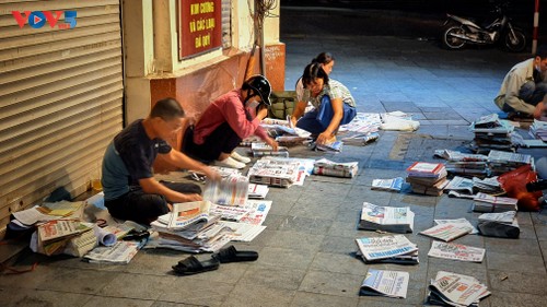 «Le journal papier a toujours sa place» - ảnh 2