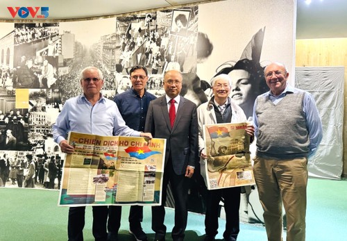 南方解放、祖国统一五十周年庆祝活动在国外举行 - ảnh 4