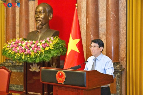 梁强会见全国优秀传统手工艺村艺人代表 - ảnh 1