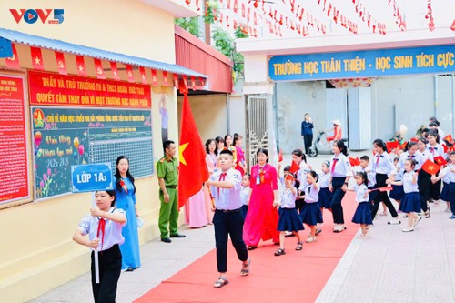 吉海特区迎接新学年 - ảnh 1