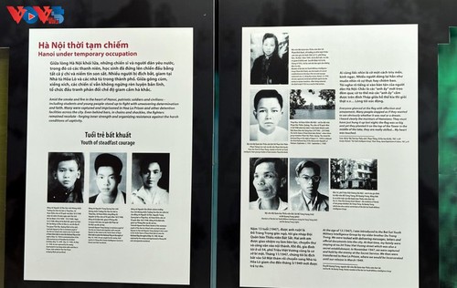 “凯旋之歌永远响亮”展览：解放日壮志豪情的河内 - ảnh 7