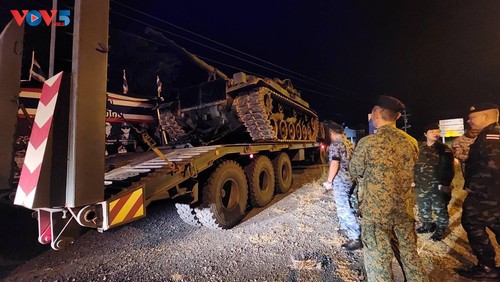 ​ 泰国从接壤柬埔寨的边境地区撤出坦克 - ảnh 1