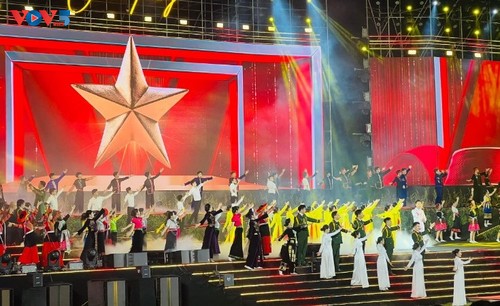 Kunstprogramm „Heldenlied des Sieges” - ảnh 1