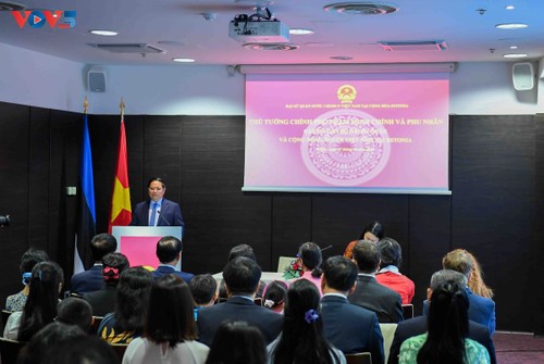 Premierminister Pham Minh Chinh: Entwicklung Vietnams ist mit der vietnamesischen Gemeinschaft im Ausland verbunden - ảnh 1