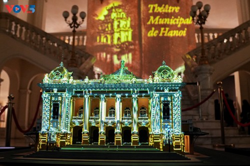 115 Tahun Gedung Teater Besar Hanoi - Bercerita dengan Cahaya dan Teknologi - ảnh 2