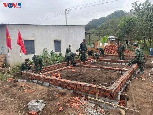 Ikatan Erat antara Tentara dan Rakyat dalam Kampanye Quang Trung di Wilayah Pegunungan Provinsi Khanh Hoa - ảnh 2