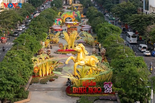 Jalan Bunga Nguyen Hue Diperluas Ruangnya, Pertama Kalinya Hadirkan Pengalaman Siang – Malam - ảnh 1