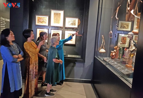 Ra mắt không gian trưng bày mỹ thuật ứng dụng và mỹ thuật dân gian  - ảnh 2