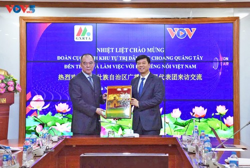 Lãnh đạo Đài Tiếng nói Việt Nam tiếp Đoàn đại biểu Cục Phát thanh Truyền hình Khu tự trị Dân tộc Choang Quảng Tây - ảnh 2