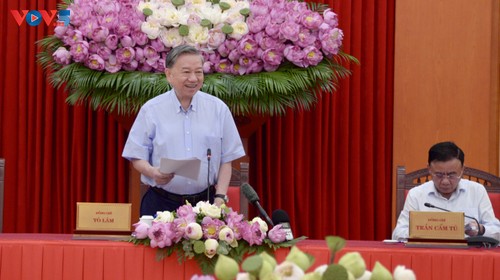 Văn kiện của Đảng phải thực sự là “Ngọn đuốc soi đường”, là cẩm nang hành động trong cả hệ thống chính trị - ảnh 2