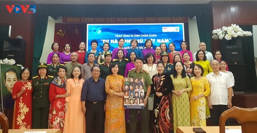 Giới thiệu và trưng bày bộ sưu tập chân dung “Tự hào phụ nữ Việt Nam”  - ảnh 2