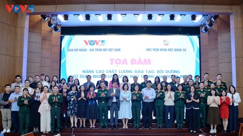 Tọa đàm “Nâng cao chất lượng đào tạo, bồi dưỡng sử dụng nhân lực ngoại ngữ trong giai đoạn mới” - ảnh 3