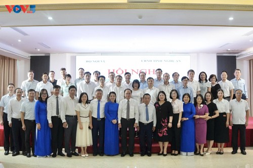 Thúc đẩy triển khai hiệu quả các chương trình đưa người lao động đi làm việc ở nước ngoài - ảnh 1