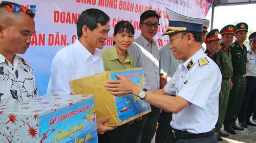 Mang Tết sớm đến đặc khu Thổ Châu  - ảnh 2