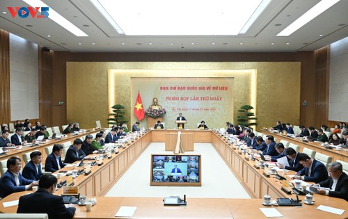 Thủ tướng Phạm Minh Chính: An ninh dữ liệu phải mang tầm chiến lược nhằm bảo vệ dữ liệu 100 triệu dân - ảnh 1