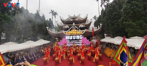 Khai hội Chùa Hương: Đổi mới quản trị, nâng tầm lễ hội quốc gia - ảnh 1