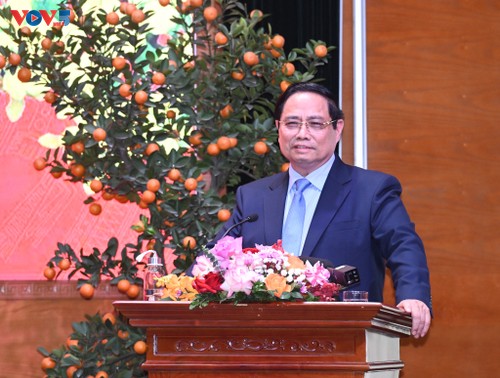 Thủ tướng gặp mặt nhà văn hóa, trí thức, văn nghệ sĩ, báo chí tiêu biểu nhân dịp Xuân Bính Ngọ - ảnh 2