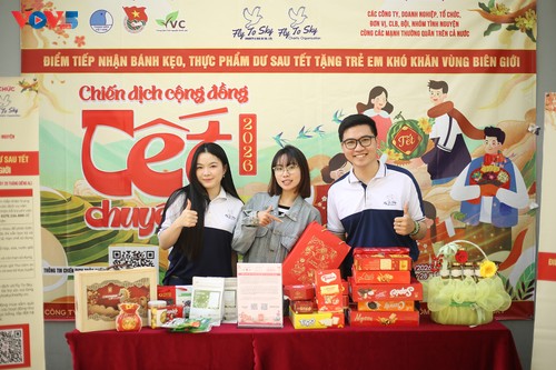 Chiến dịch cộng đồng “Tết chuyền tay” mang niềm vui đến trẻ em khó khăn vùng biên giới   - ảnh 1