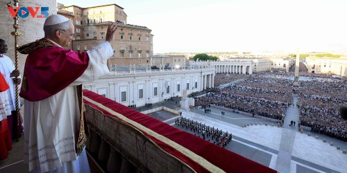 Cardinal Robert Francis Prevost elected 267th Pope of Roman Catholic Church - ảnh 1