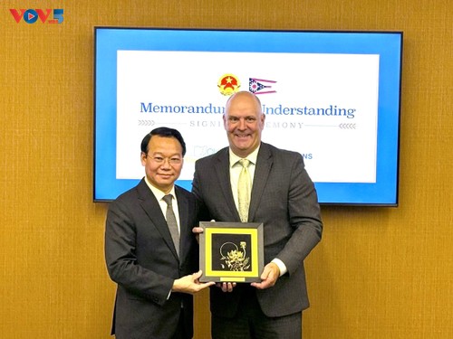 Vietnamese, US businesses sign additional agricultural deals worth 600 million USD - ảnh 2