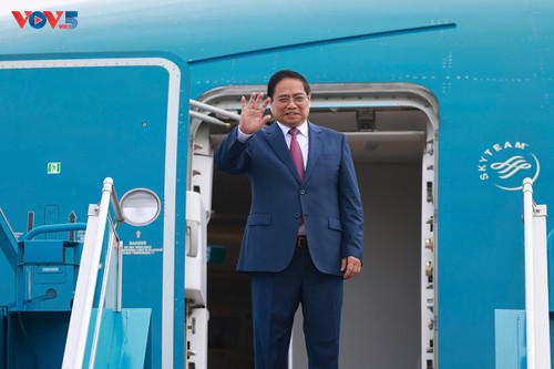 Prime Minister arrives in China for WEF Tianjin 2025 - ảnh 1