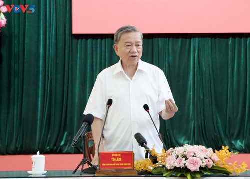 Party chief surveys two-tier local government model in Ho Chi Minh City - ảnh 2