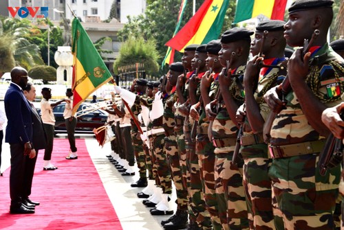 Red carpet welcome ceremony for Vietnam’s NA Chairman in Senegal - ảnh 1