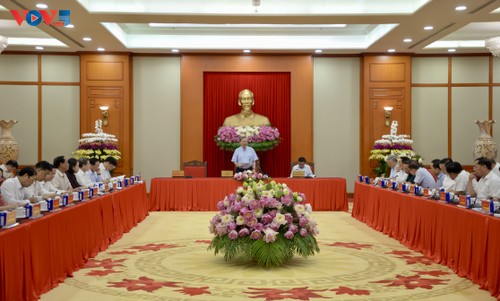 Party documents must truly be “Torch lighting the way”, says General Secretary  - ảnh 1