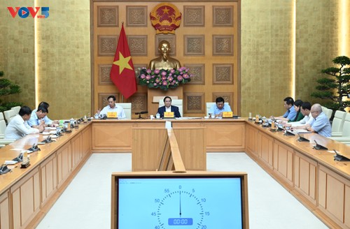PM wants Lao Cai-Hanoi-Hai Phong railway project to begin in December  - ảnh 1