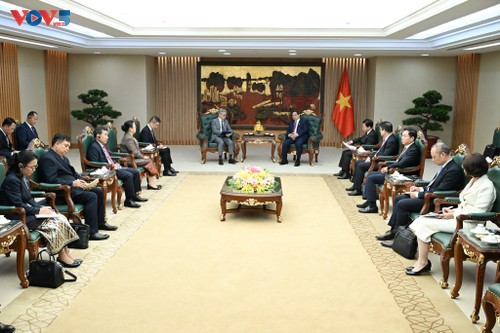 Vietnam gives top priority to special relationship with Laos - ảnh 1
