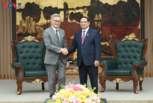Vietnam gives top priority to special relationship with Laos - ảnh 2