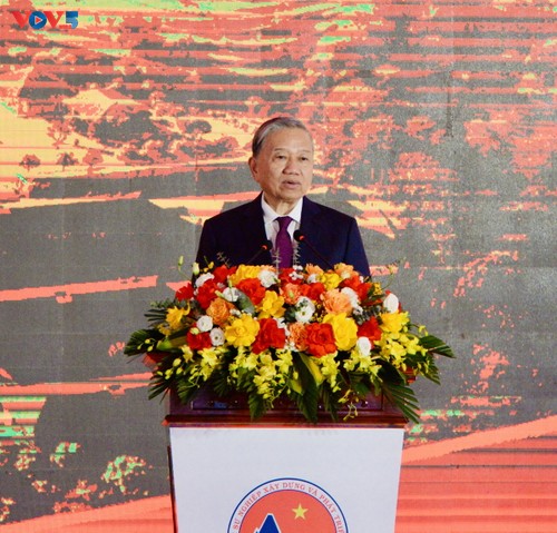 Party leader attends groundbreaking ceremony of boarding school in Cao Bang  - ảnh 2