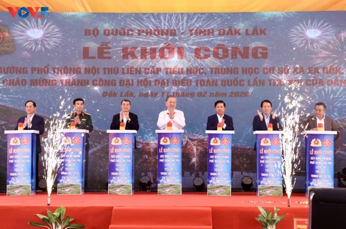Party leader attends groundbreaking ceremony for boarding school in Dak Lak - ảnh 2