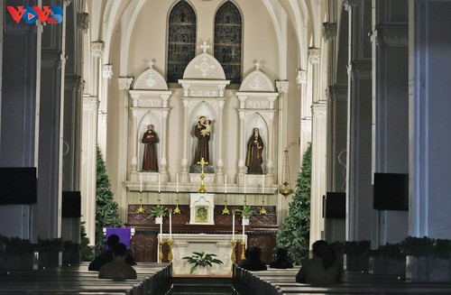 Сияющее рождество в Ханое - ảnh 24