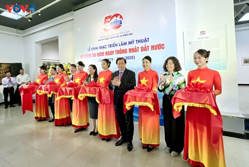 Triển lãm Mỹ thuật 50 năm Ngày Thống nhất đất nước – Dấu ấn lịch sử qua sắc màu nghệ thuật - ảnh 1