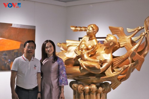 Triển lãm Mỹ thuật 50 năm Ngày Thống nhất đất nước – Dấu ấn lịch sử qua sắc màu nghệ thuật - ảnh 6