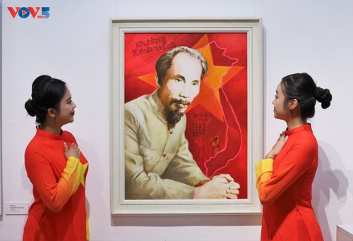 Triển lãm Mỹ thuật 50 năm Ngày Thống nhất đất nước – Dấu ấn lịch sử qua sắc màu nghệ thuật - ảnh 9