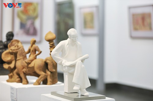 Hồ Chí Minh – Hình tượng sống mãi trong nghệ thuật  - ảnh 13