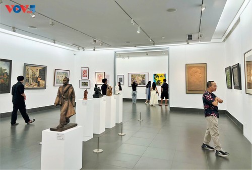 Hồ Chí Minh – Hình tượng sống mãi trong nghệ thuật  - ảnh 1