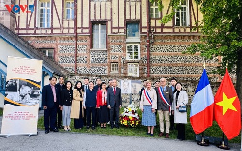 Kỷ niệm 135 năm Ngày sinh Chủ tịch Hồ Chí Minh tại nhiều quốc gia  - ảnh 15