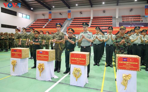 Bộ Quốc phòng gặp mặt quân nhân của 4 đoàn quân đội nước ngoài tham gia diễu binh - ảnh 8