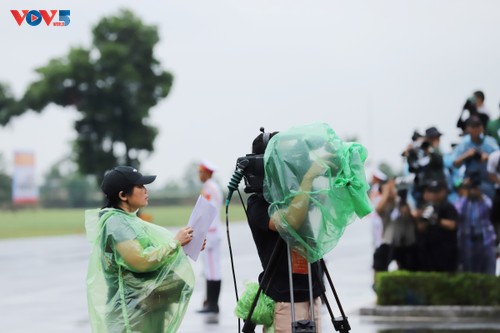 Khoảnh khắc phía sau ống kính: Nhà báo và 80 năm Quốc khánh - ảnh 11