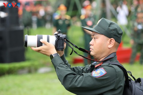 Khoảnh khắc phía sau ống kính: Nhà báo và 80 năm Quốc khánh - ảnh 7