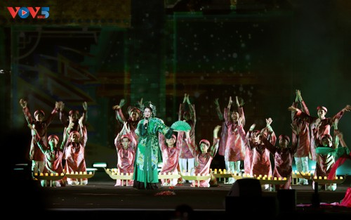 Lễ hội Văn hóa Thế giới lần thứ nhất rực rỡ khai màn tại Hà Nội - ảnh 14