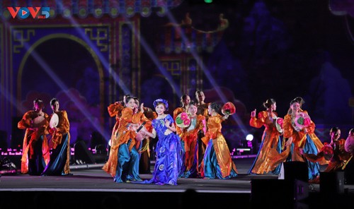 Lễ hội Văn hóa Thế giới lần thứ nhất rực rỡ khai màn tại Hà Nội - ảnh 17